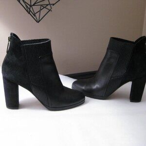 Donald J Pliner Black Suede Leather Ribbed Heeled Ankle Booties 9.5